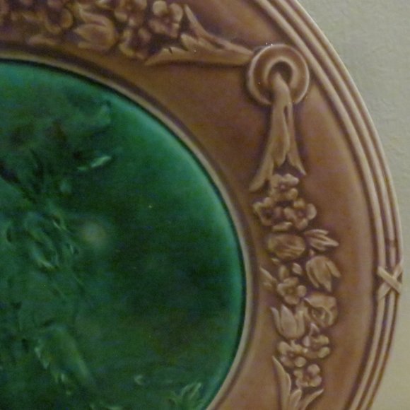 Etruscan Majolica Dog Plate Antique Griffin Smith Hill GSH 9.125 Inch USA - Picture 5 of 7